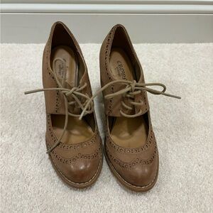 Crown Vintage Bonnie Brown Lace-Up Heels, 6.5 Like New